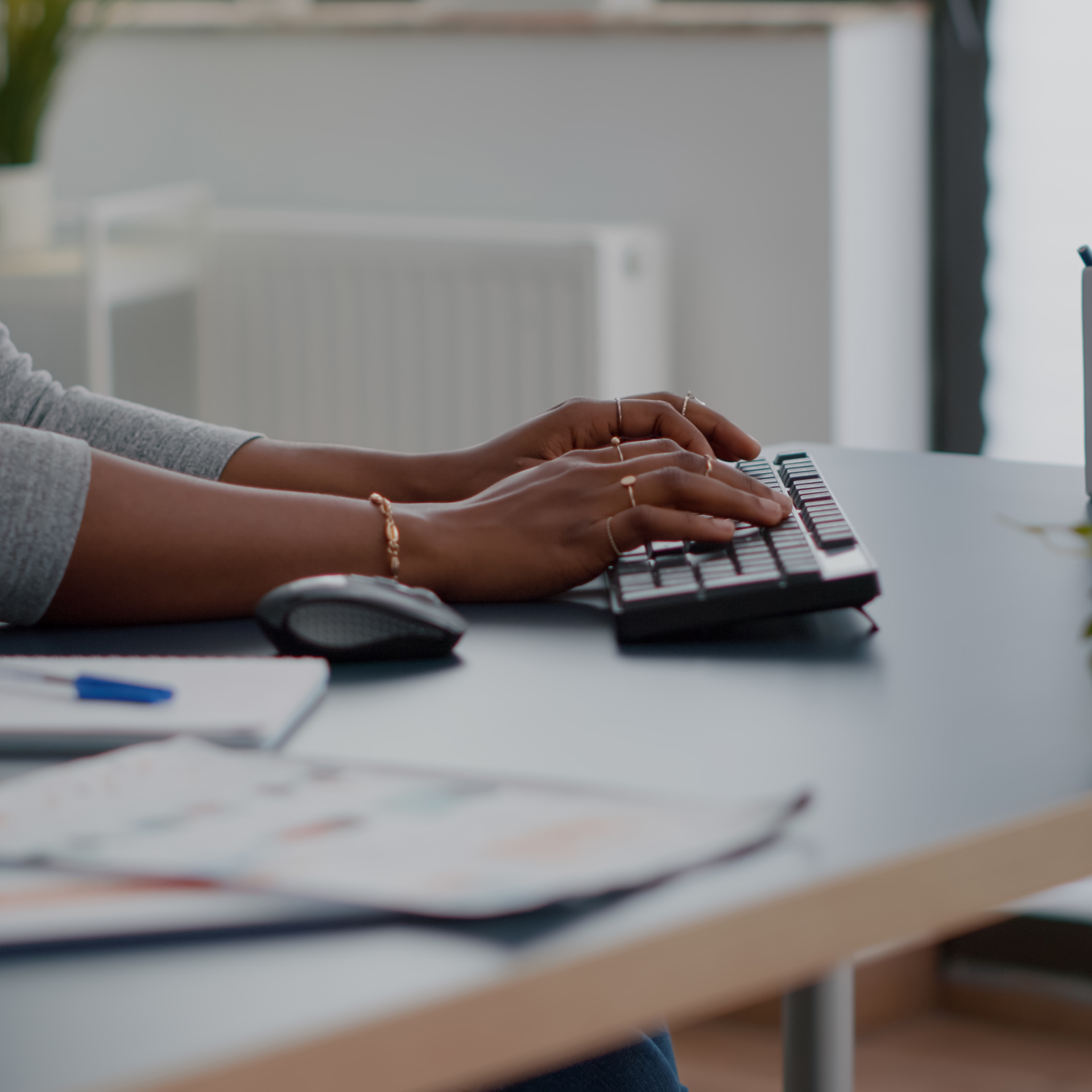 48589553 Close Up Of Teenager With Dark Skin Hands On Keyboard